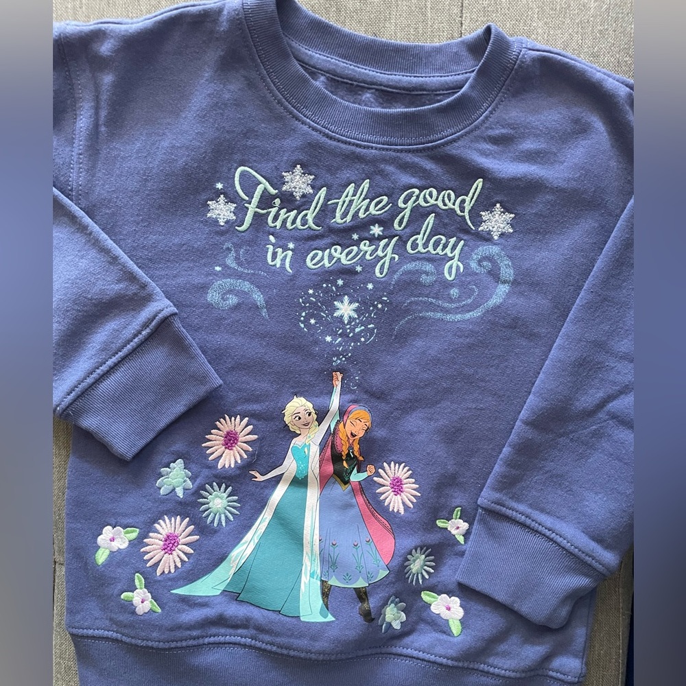 Frozen sweatshirt and cargo pants set